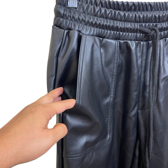 BCBGeneration Jogger in Black Size Small - Picture 6 of 10